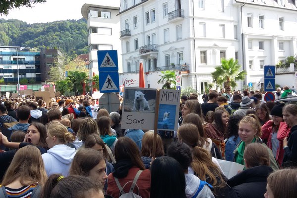 Junge streiken für Klima- und Alpenschutz