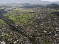 Landschaftszersiedlung bis in die Alpentäler hinein