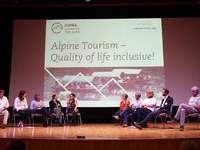 Tourismus: die zwei Seiten der Medaille