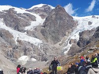 Solemn vigils for dying glaciers