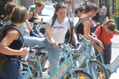 Du transport à la demande avec "Dorfmobil Klaus" à la renaissance du chemin de fer Merano-Mals - Les formes de mobilité douce encouragent le tourisme dans les régions reculées