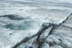 Les glaciers salis par la suie fondent plus vite