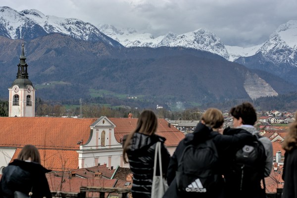 "Qualité de vie des jeunes dans les Alpes", un article de recherche alpin bientôt disponible