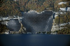 Impianti solari in Svizzera: all'avanguardia o devastanti