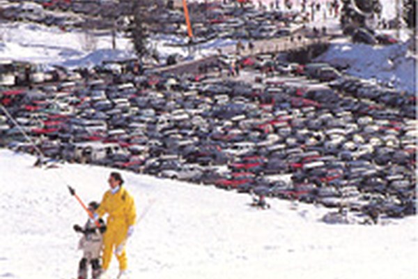 Francoska zimskošportna središča želijo omejiti cestni promet