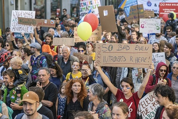 Mladi protestniki za varstvo podnebja in Alp