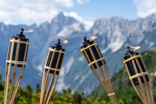 Ognje prižgali za manjši prometni pritisk na občutljiva gorska območja