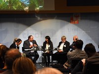 Pokrajino zaznamujejo zahteve družbe