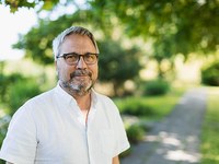 Stališče: Ogenj naj bo namenjen medsebojni solidarnosti in ne razplamtevanju strahu in sovraštva