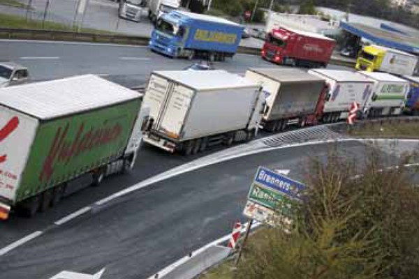 Tranzitni promet v Alpah: mnogo težav, dve perspektivi